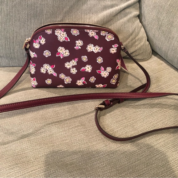 NWT Kate Spade Tinsel Berry Floral small crossby shoulder strap purse bag - Picture 2 of 5